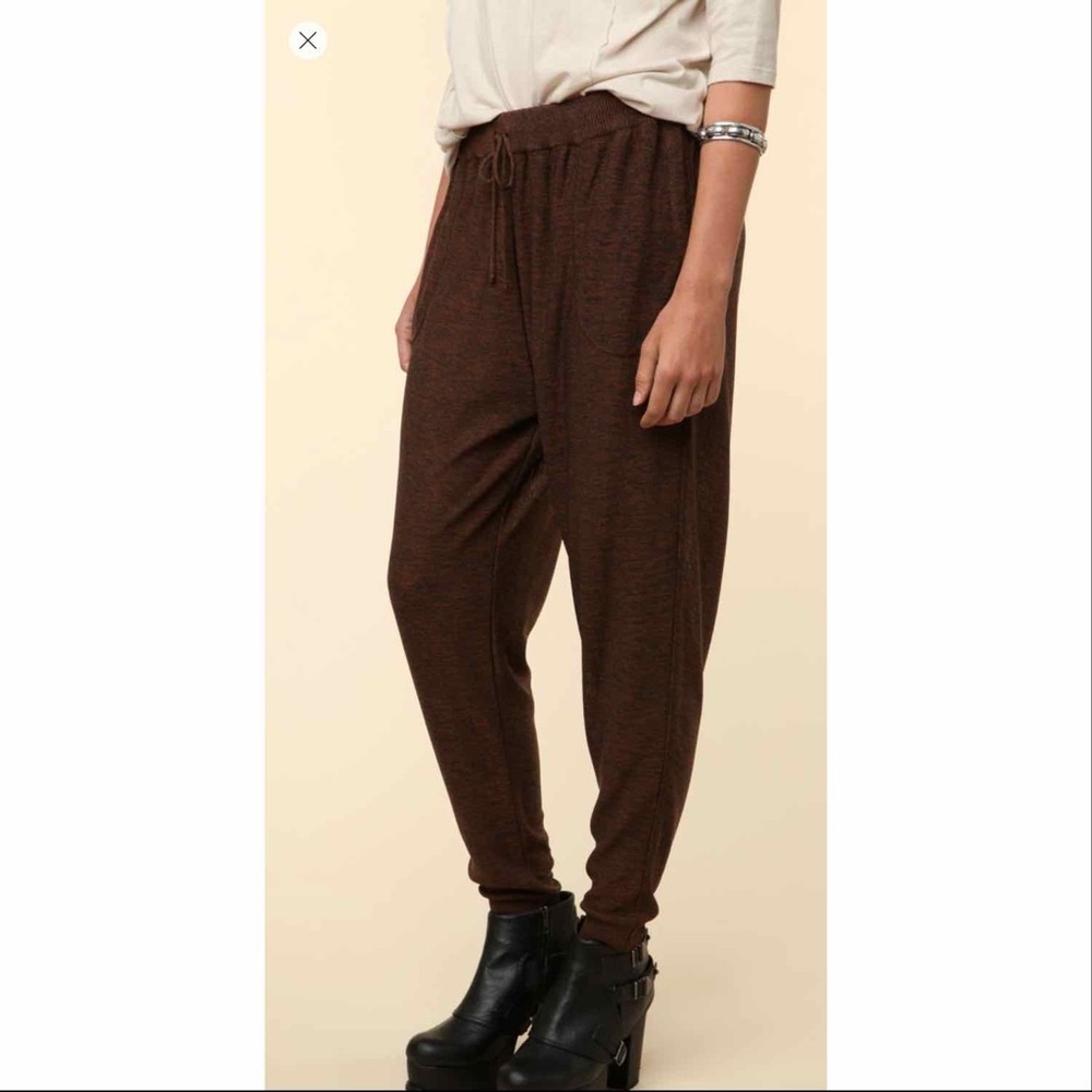 House of Dagmar Metallic Joggers- Copper, XS - Picture 3 of 8